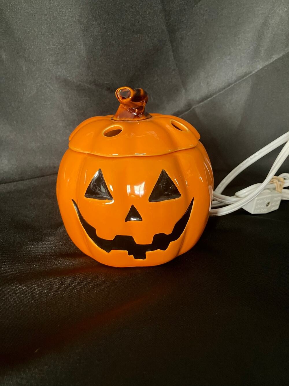 Retired Yankee Candle Jack O Lantern Electric Tart Warmer Halloween Pumpkin